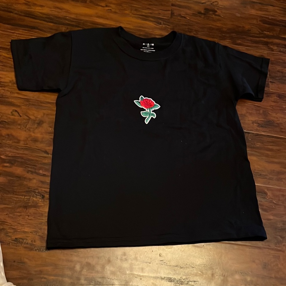 Golden Black XS Tee with Rose Iron On